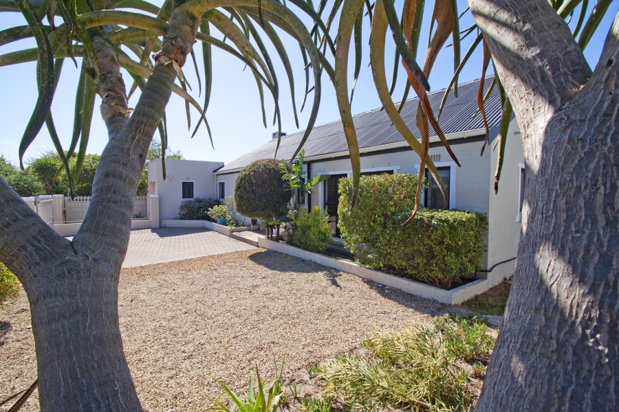 3 Bedroom Property for Sale in Milkwood Park Western Cape